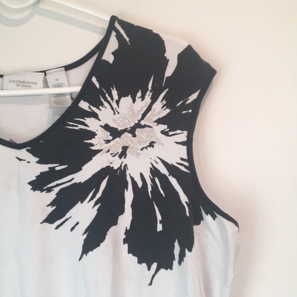 Cute B&W Summer Top - Picture 2 of 5